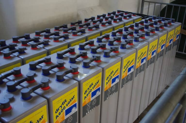 Akumulatory do fotowoltaiki – jak je używać?