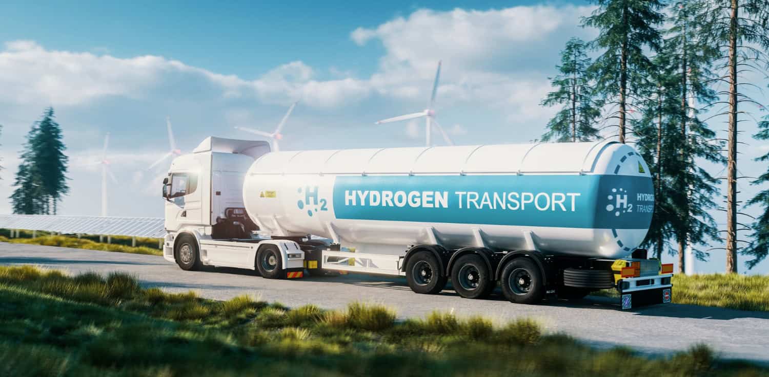 Grafika przedstawia cysternę, która obrazuje temat artykułu wodór jako paliwo. Ciężarówka również jest napędzana wodorem.