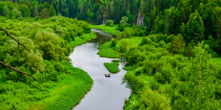 Gospodarka wodna w Polsce – pomogła fotowoltaika i energia z wiatru