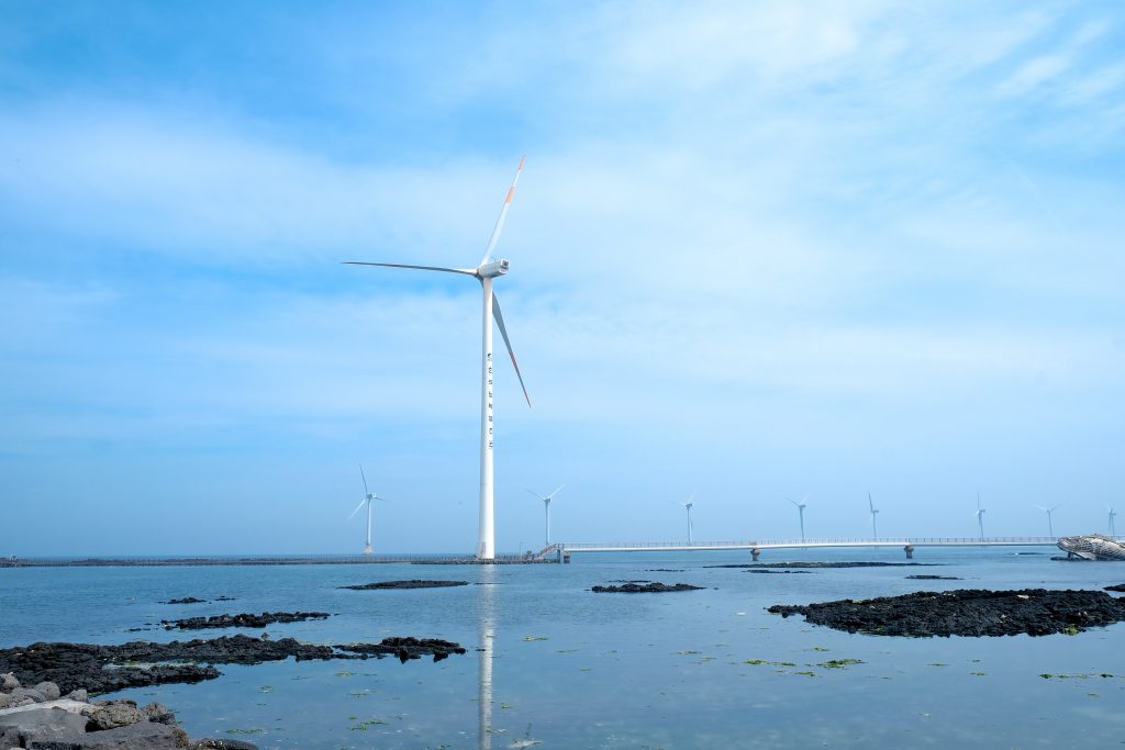 Morska energetyka wiatrowa w Polsce: szanse i harmonogram inwestycji