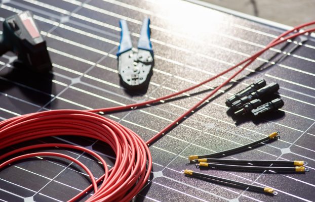 Kabel fotowoltaiczny DC: dobór, normy i najczęstsze błędy instalacyjne