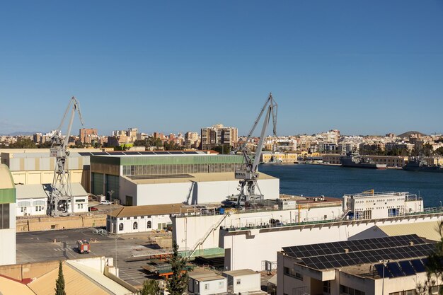 Fotowoltaika na budynkach zabytkowych: przepisy konserwatorskie i rozwiązania