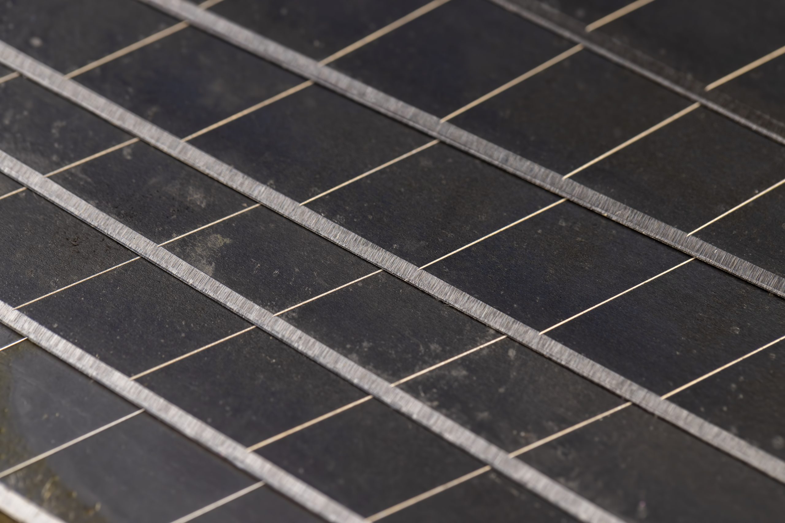 Moduły Aiko Comet 615W — recenzja po roku na polskim rynku