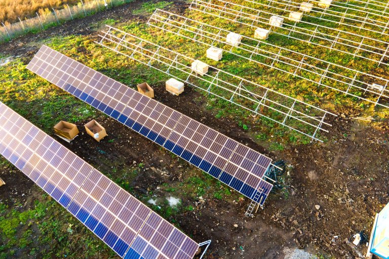 Agrofotowoltaika 2026: prąd z pola bez utraty plonów