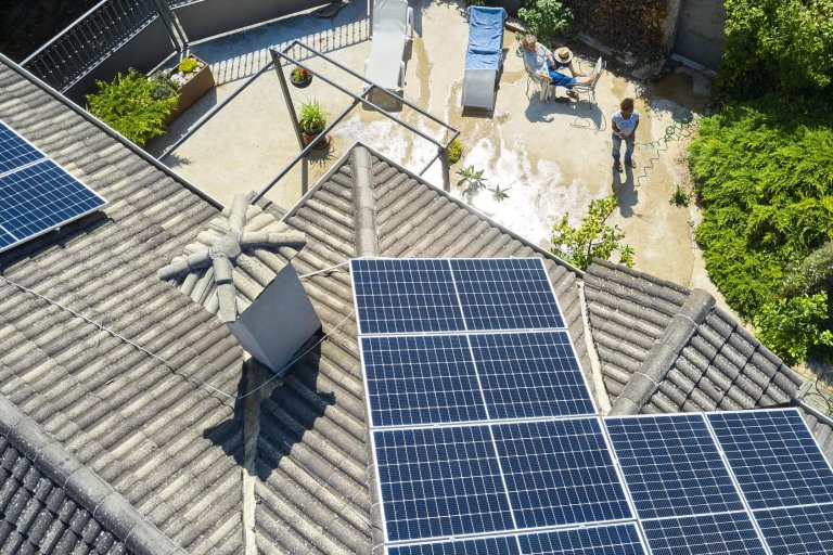 Strefy wiatrowe PV w 2026: montaż, którego nie zerwie wichura