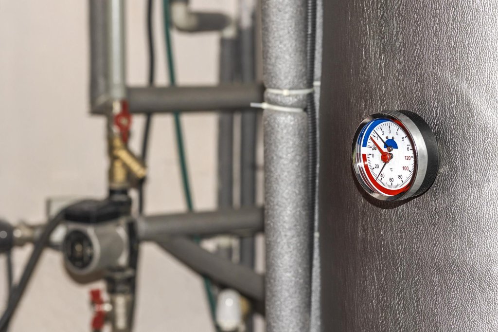 Termostat pompy ciepła w 2026: komfort bez taktowania